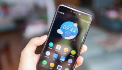 手机寿命一般几年 这几点是关键 手机电池 手机屏幕 配件